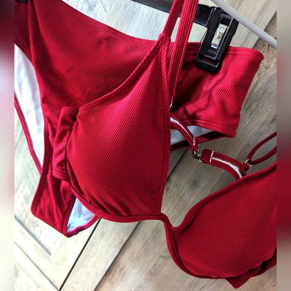 Shein Women's Red Underwire Bikini Size 1XL - Picture 2 of 4